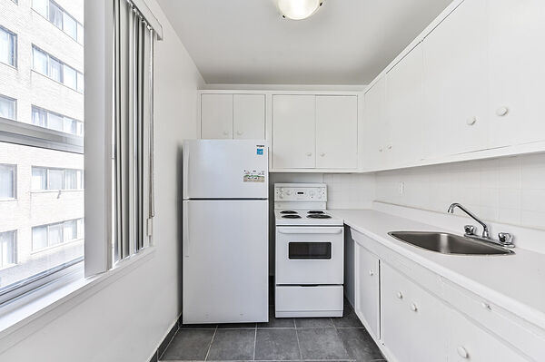 Toronto bachelor bedrooms Apartment for rent. Property photo: 565342-3