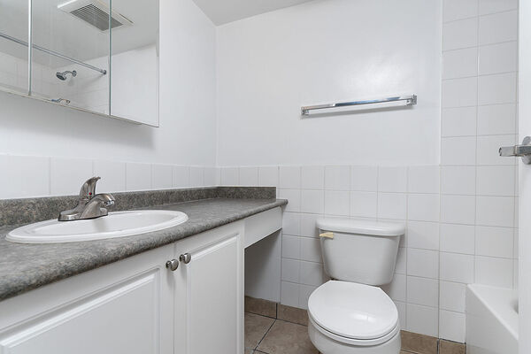 Vancouver 1 bedroom Apartment for rent. Property photo: 565397-3