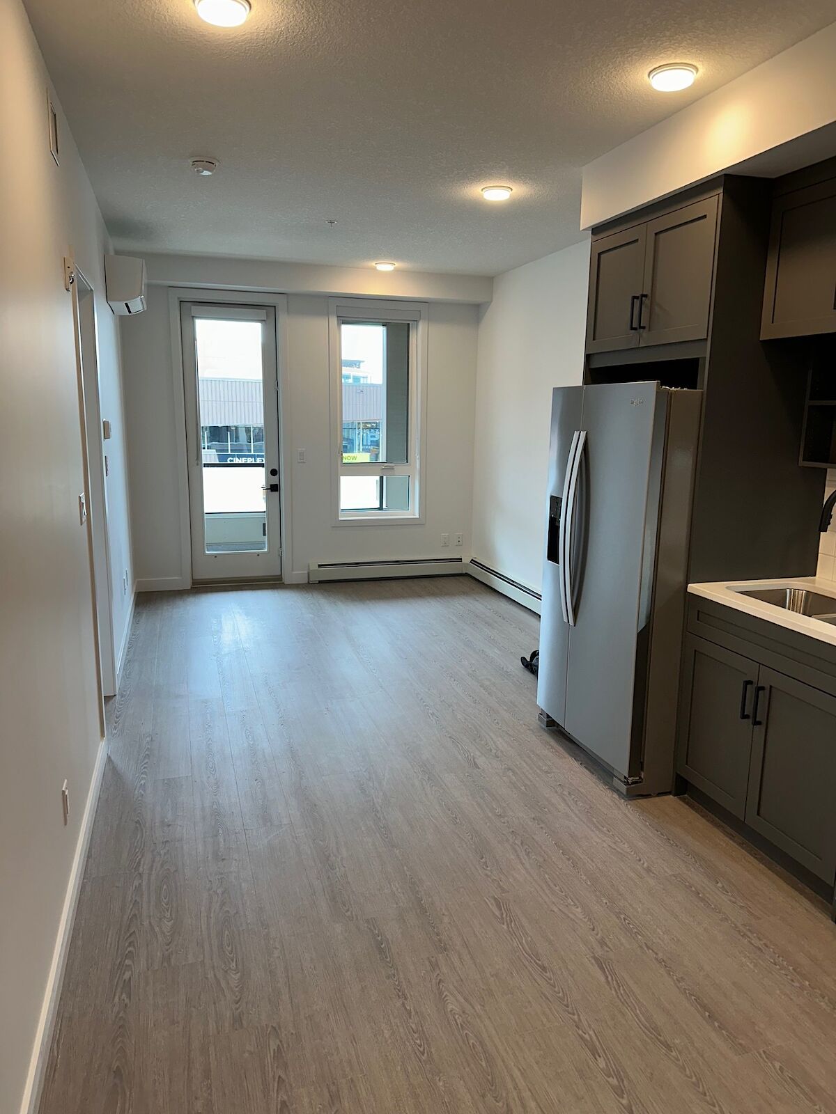 Calgary 1 bedroom Condo Unit for rent. Property photo: 565421-1
