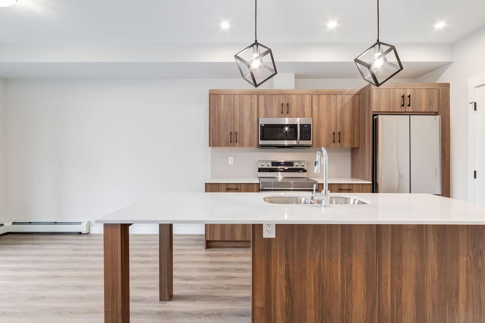 Calgary 2 bedrooms Condo Unit for rent. Property photo: 565501-1