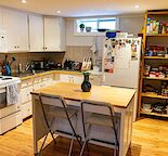 Recently renovated 2-bedroom basement suite