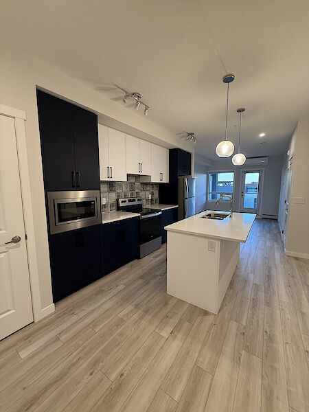 Calgary 2 bedrooms Condo Unit for rent. Property photo: 565725-2