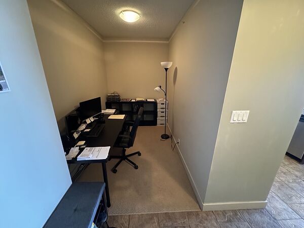 Calgary 1 + Den bedrooms Condo Unit for rent. Property photo: 565852-2
