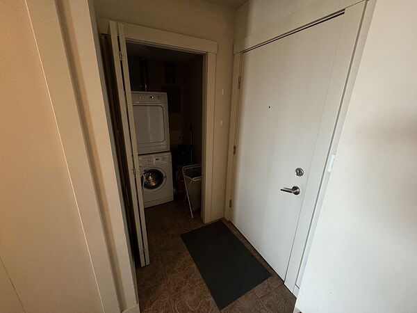 Calgary 1 + Den bedrooms Condo Unit for rent. Property photo: 565852-3