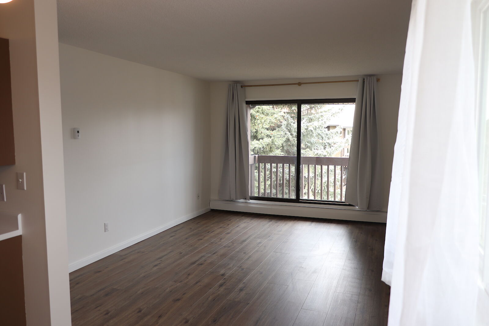 Calgary 2 bedrooms Condo Unit for rent. Property photo: 565925-1