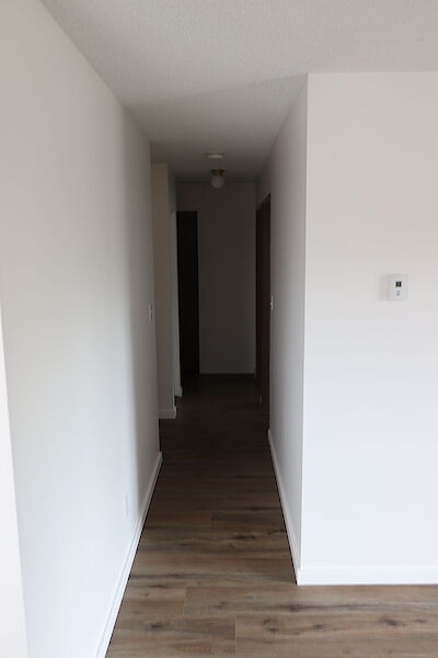 Calgary 2 bedrooms Condo Unit for rent. Property photo: 565925-3