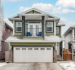 Executive 4-Bed | 3.5-Bath Home in Auburn Bay with a HOT TUB!