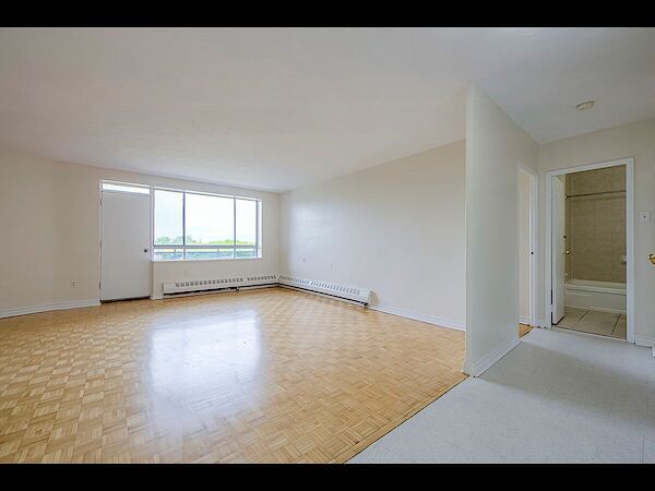 Toronto 3 bedrooms Apartment for rent. Property photo: 566262-3
