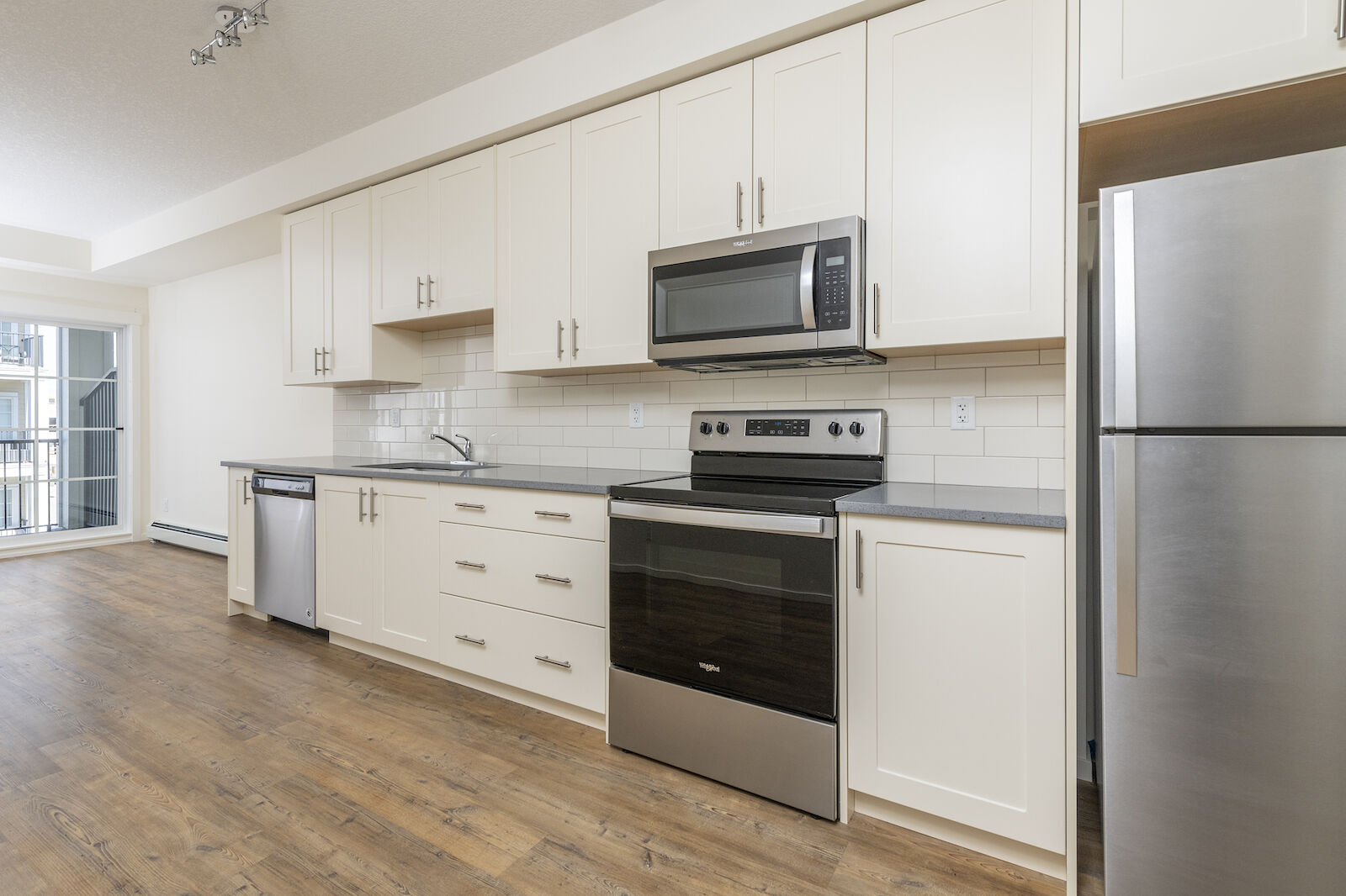 Calgary 1 bedroom Condo Unit for rent. Property photo: 566288-1