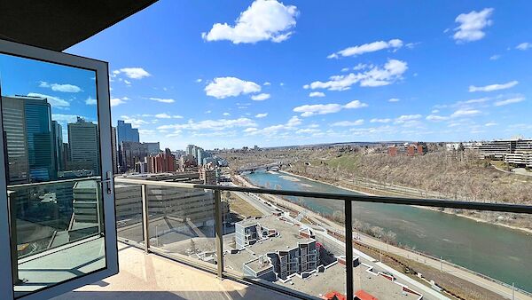 Calgary 2 + Den bedrooms Condo Unit for rent. Property photo: 566316-2