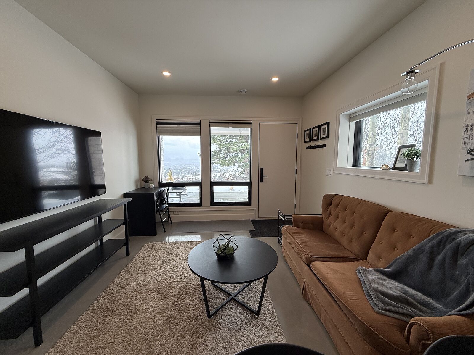 Calgary 1 bedroom Basement for rent. Property photo: 566522-1
