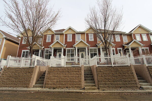 Cozy Townhouse in Terwillegar