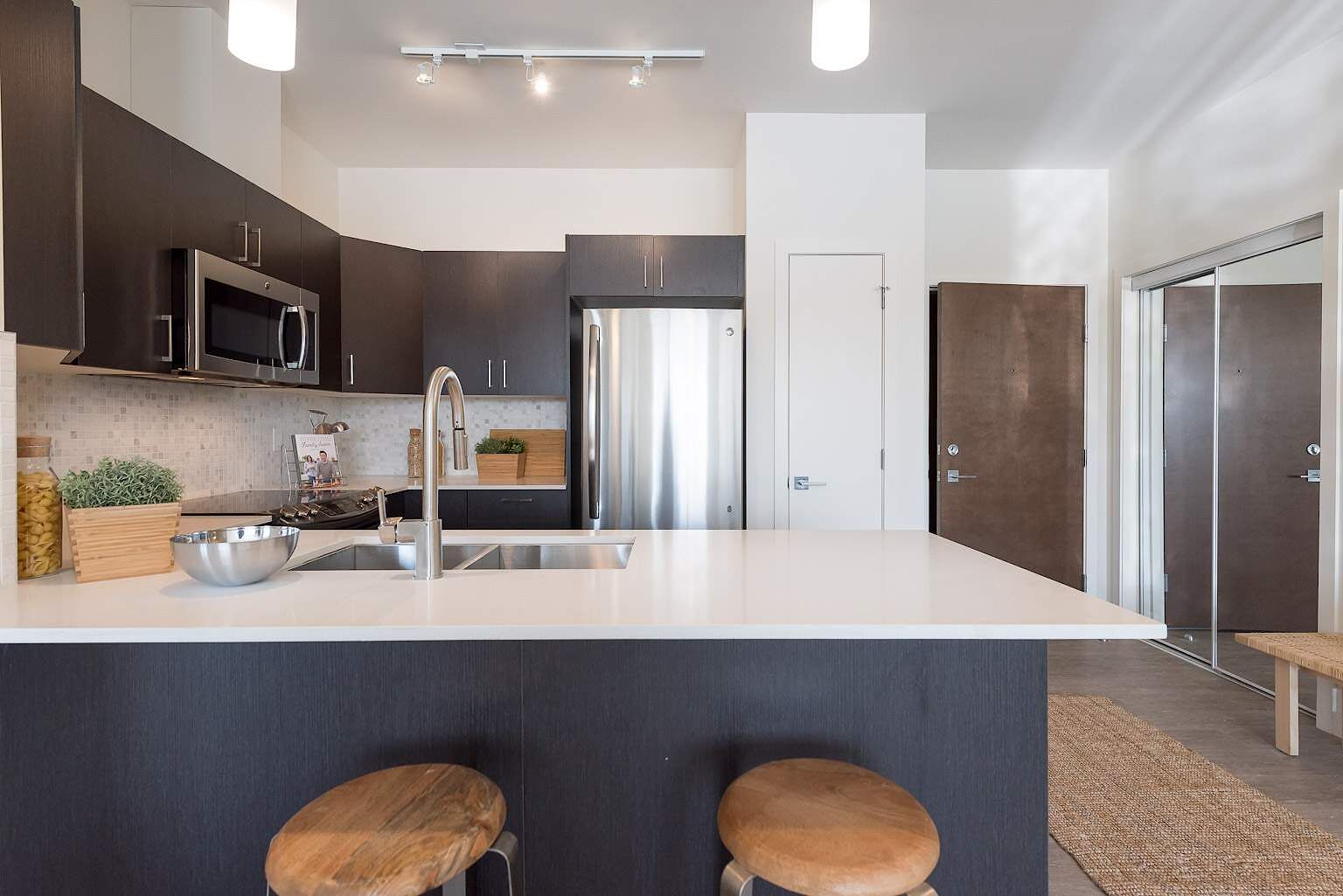 Edmonton 1 bedroom Apartment for rent. Property photo: 567102-1