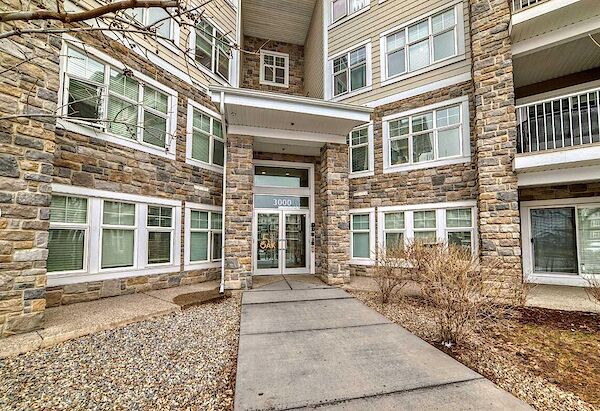 Calgary 2 bedrooms Condo Unit for rent. Property photo: 567456-2