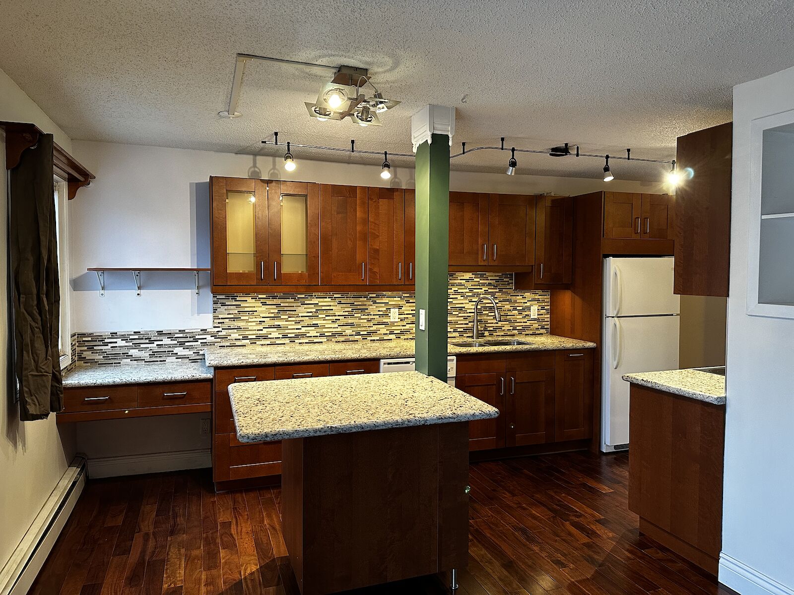 Calgary 1 bedroom Condo Unit for rent. Property photo: 567484-1