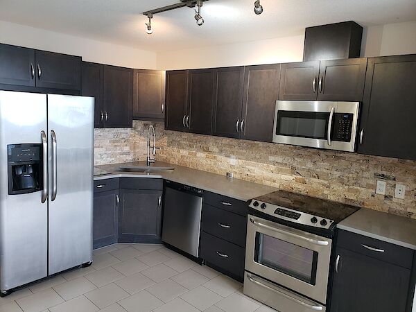 Calgary 2 bedrooms Condo Unit for rent. Property photo: 567499-2