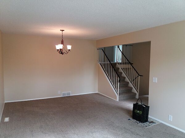 Calgary 3 + Den bedrooms Main Floor for rent. Property photo: 567564-2