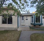 Great location for daily commute w/o vehicle in a well-known community