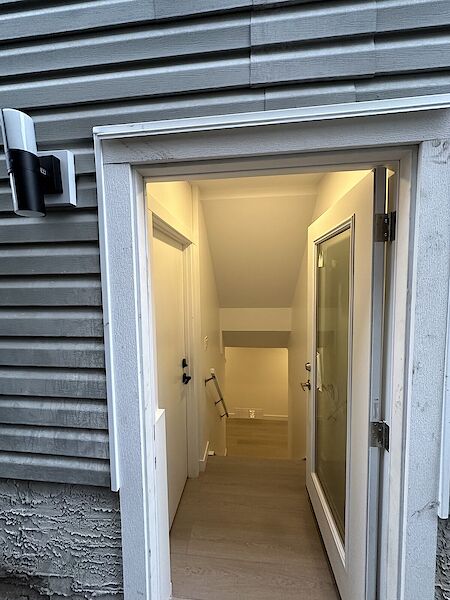 Calgary 1 bedroom Basement for rent. Property photo: 568023-3