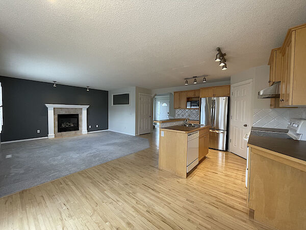 Calgary 3 bedrooms House for rent. Property photo: 568092-3