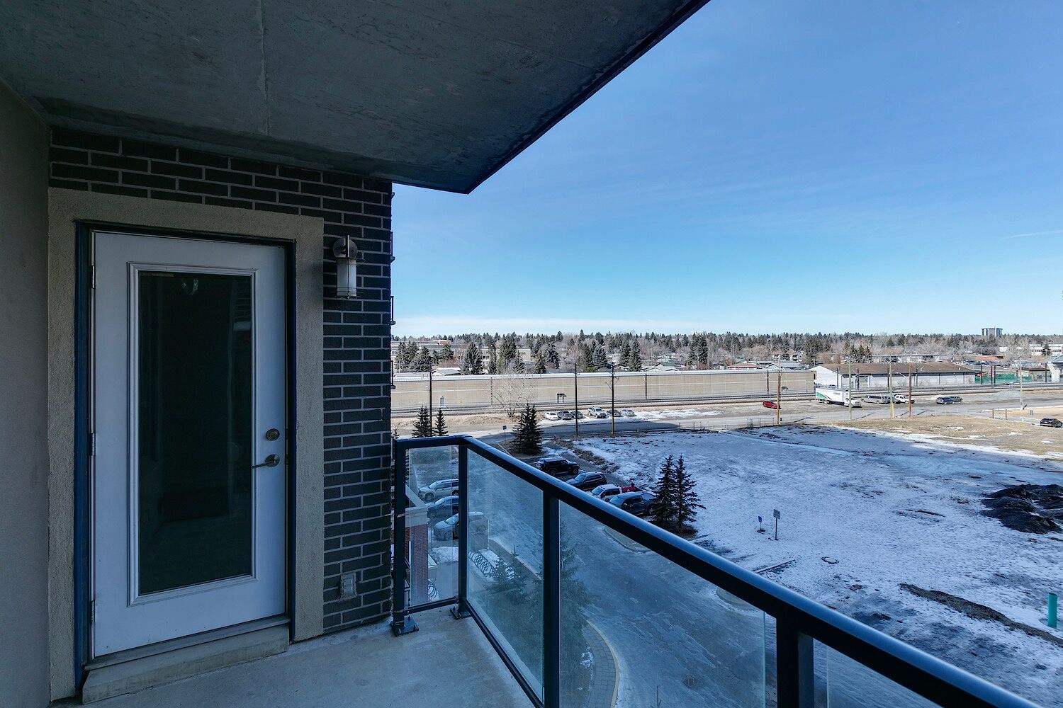 Calgary 2 bedrooms Condo Unit for rent. Property photo: 568253-1
