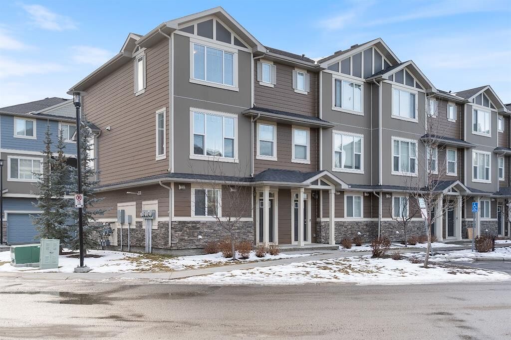 Calgary 3 bedrooms Townhouse for rent. Property photo: 568565-1