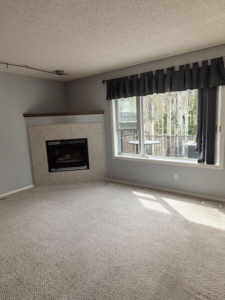 Calgary 3 bedrooms House for rent. Property photo: 568578-2