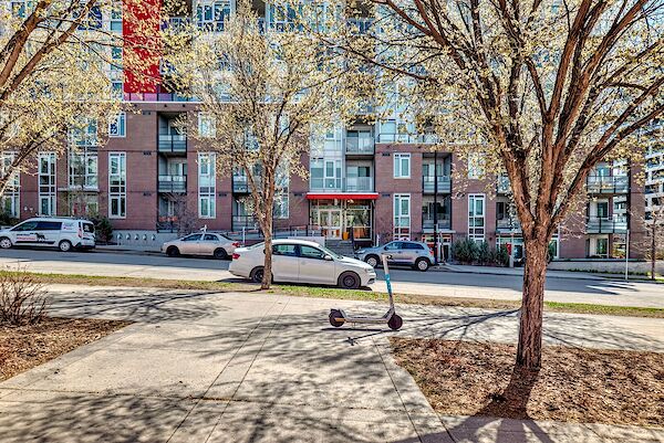 Calgary 2 bedrooms Condo Unit for rent. Property photo: 568704-2