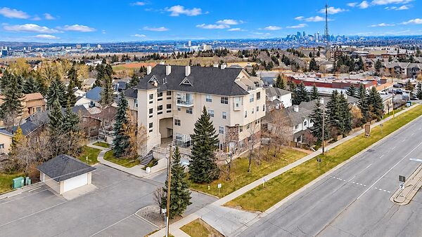 Old Banff Coach Road SW! Two-Level Apartment 2 bedroom and 2 full bath