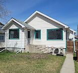Cozy inner city 3 bedroom Main floor Bungalow in Crescent Heights
