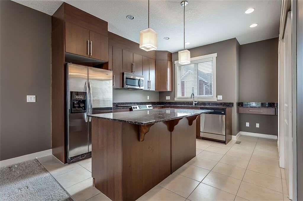 Calgary 2 bedrooms Townhouse for rent. Property photo: 569205-1