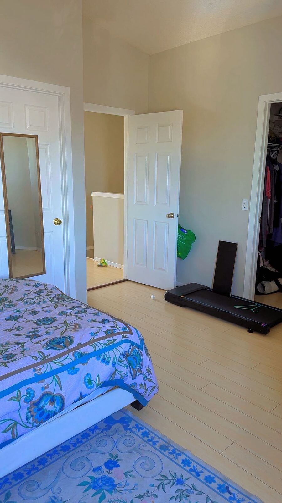 Calgary 4 bedrooms House for rent. Property photo: 569435-1