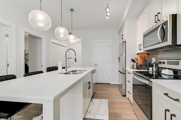 Calgary 2 bedrooms Condo Unit for rent. Property photo: 569532-3