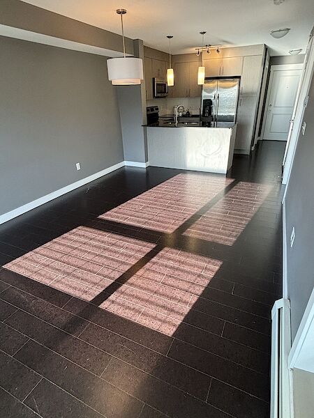 Calgary 2 bedrooms Condo Unit for rent. Property photo: 569548-3