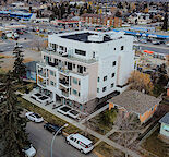 Upscale 2 Bed 1 Bath Condo near Downtown and all Amenities