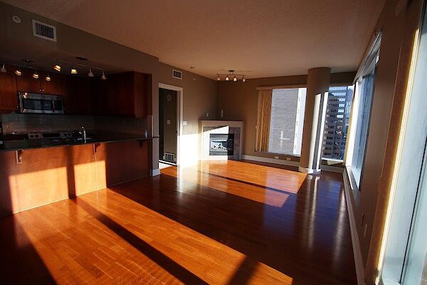 Calgary 2 bedrooms Condo Unit for rent. Property photo: 569960-3