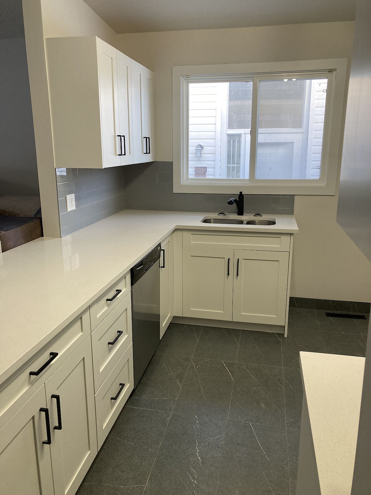 Calgary 2 bedrooms Main Floor for rent. Property photo: 570058-1
