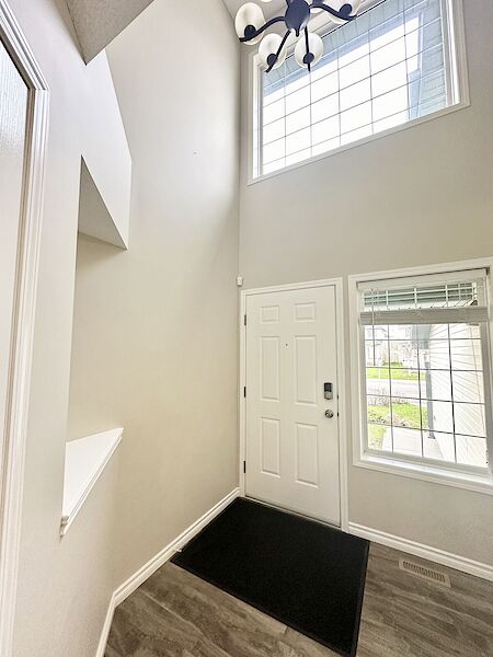 Calgary 3 bedrooms House for rent. Property photo: 570128-2