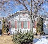 NEW APPLIANCES! NEW RENOVATION! 2 BEDS WALKOUT! WALKING DISTANCE TO LRT STATION