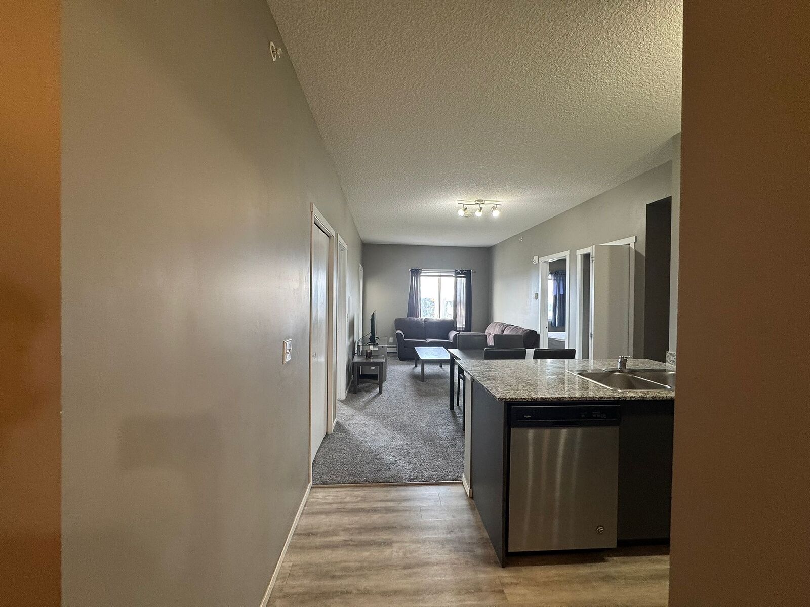 Calgary 2 + Den bedrooms Condo Unit for rent. Property photo: 570203-1