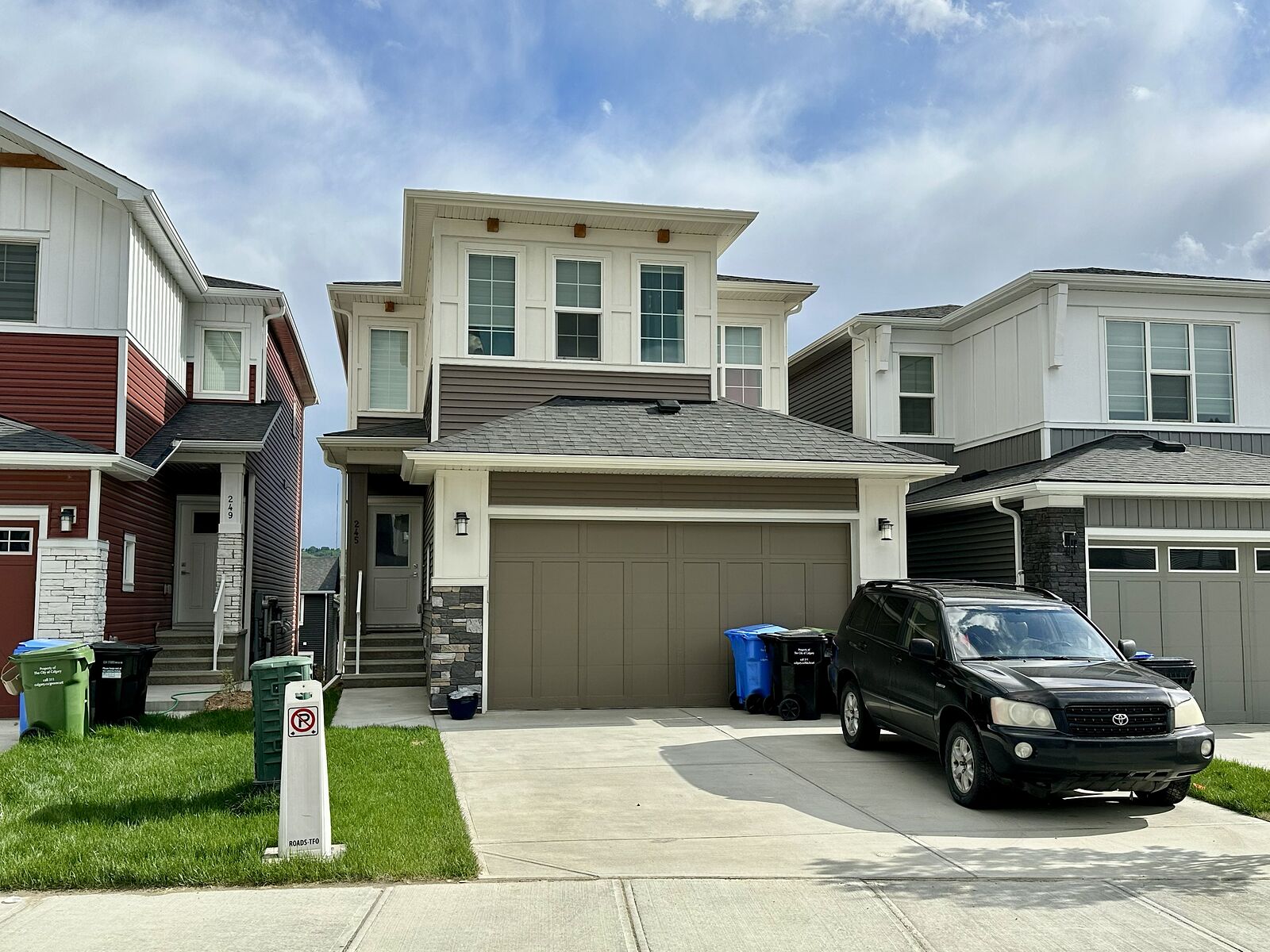 Calgary 3 bedrooms House for rent. Property photo: 570312-1