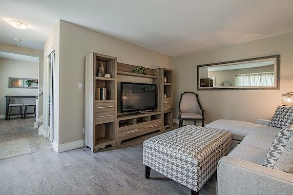 Amherstview 2 bedrooms Apartment for rent. Property photo: 570374-2