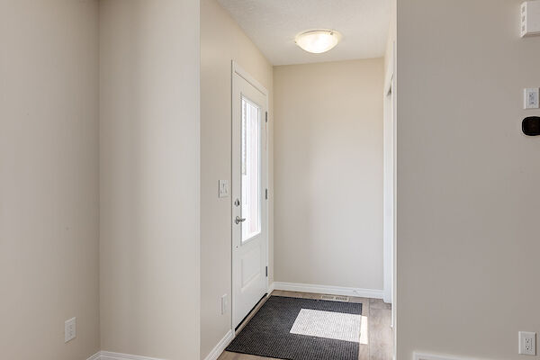 Calgary 3 bedrooms Townhouse for rent. Property photo: 570439-2
