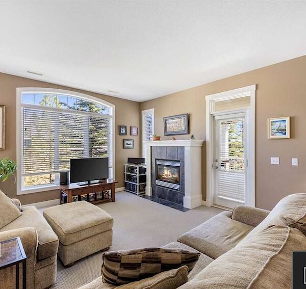 Calgary 2 bedrooms Townhouse for rent. Property photo: 570551-2