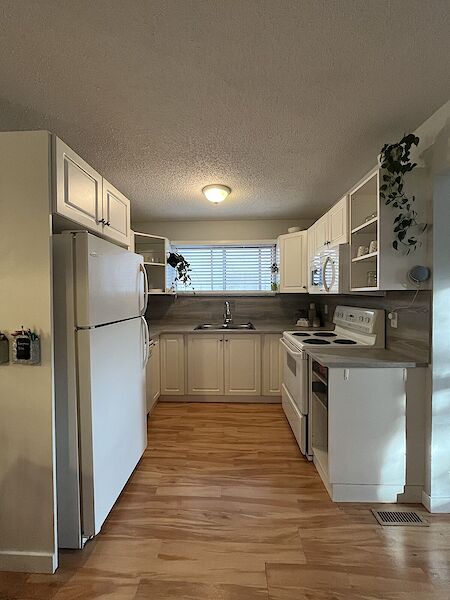 Calgary 3 bedrooms Main Floor for rent. Property photo: 570598-3