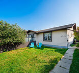 Bright and Accessible Mainfloor Living