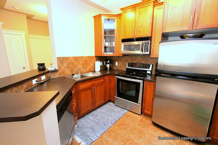 Calgary 2 bedrooms Condo Unit for rent. Property photo: 570632-1