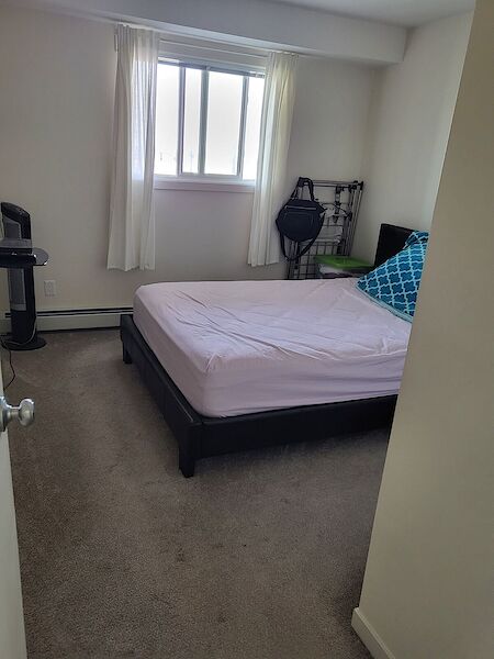 Calgary 1 bedroom Room For Rent for rent. Property photo: 570636-3