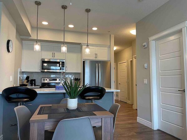 Calgary 1 + Den bedrooms Condo Unit for rent. Property photo: 570842-2