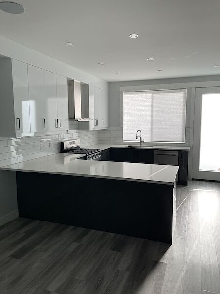 Calgary 3 bedrooms Townhouse for rent. Property photo: 571003-2
